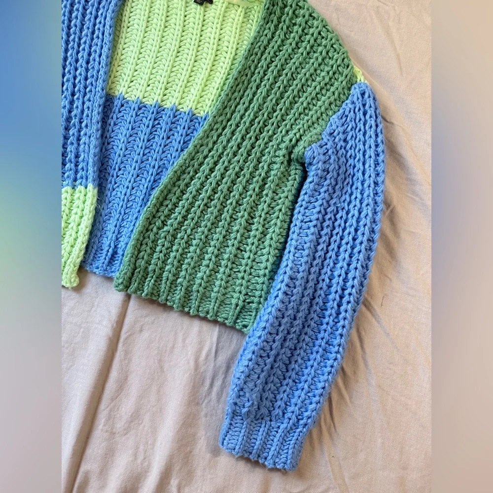 Wild Fable Chunky Cropped Blue & Green Colorblock Knit Cardigan - Picture 5 of 6